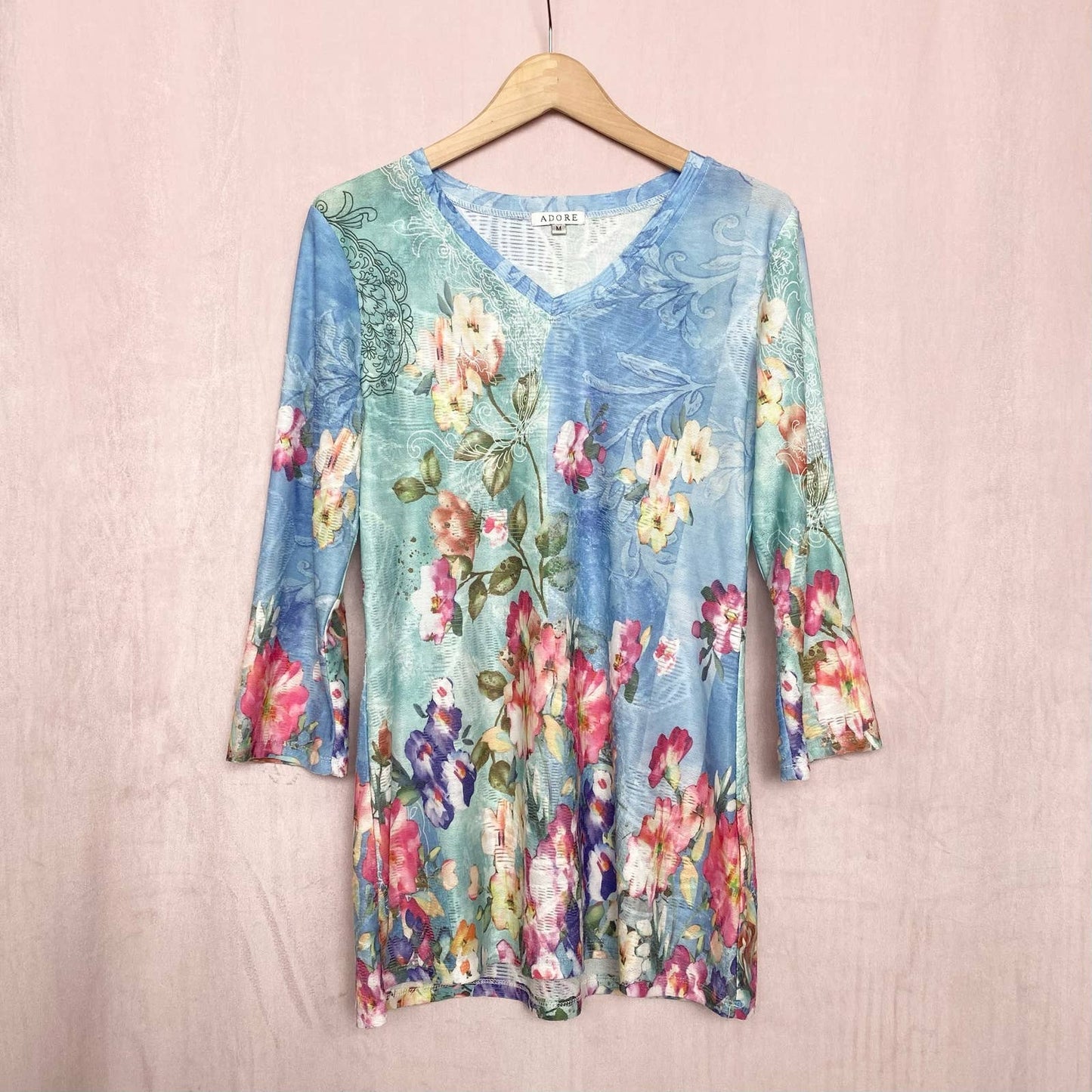 Secondhand Adore Blue Green Floral V Neckline Tunic in Blue Green, Size Medium