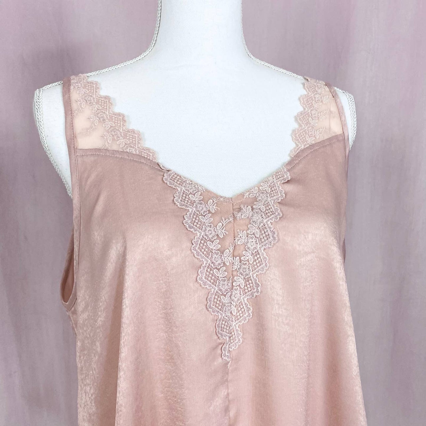 Secondhand Allie Rose Lace Trim Satin Blush Tank Top, Size Large