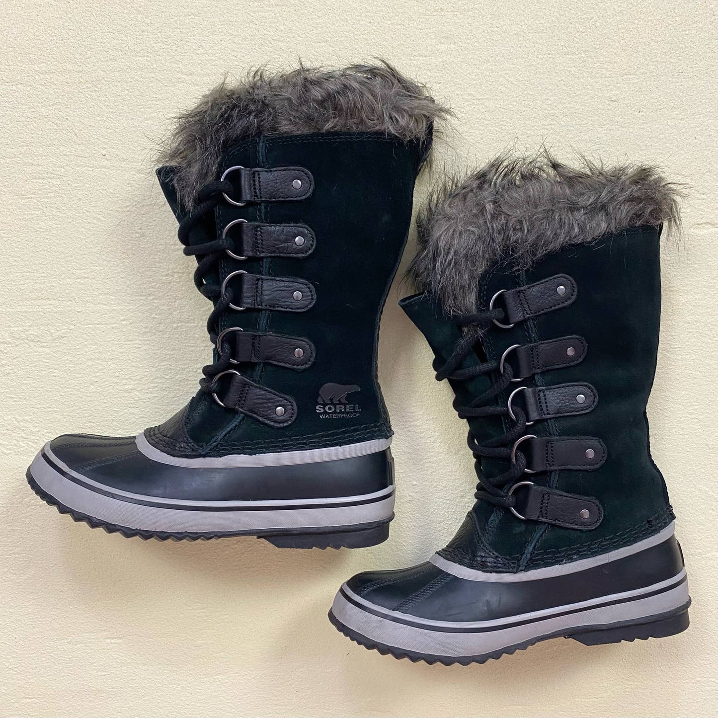 Secondhand Sorel Women’s Joan of Arctic Boot in Black, Size 5.5