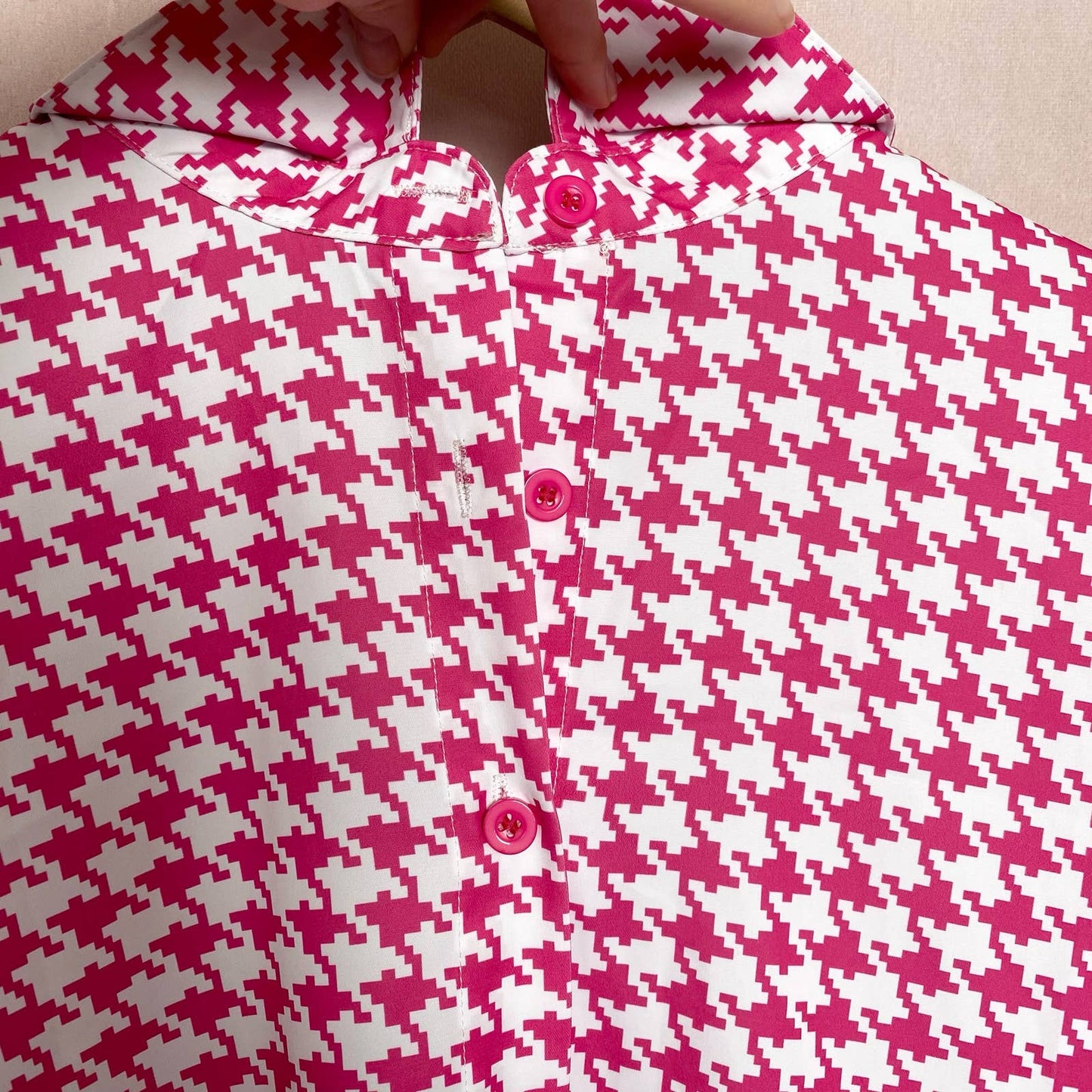 Secondhand Pink Houndstooth Button Up Long Sleeve Shirt, Size Medium