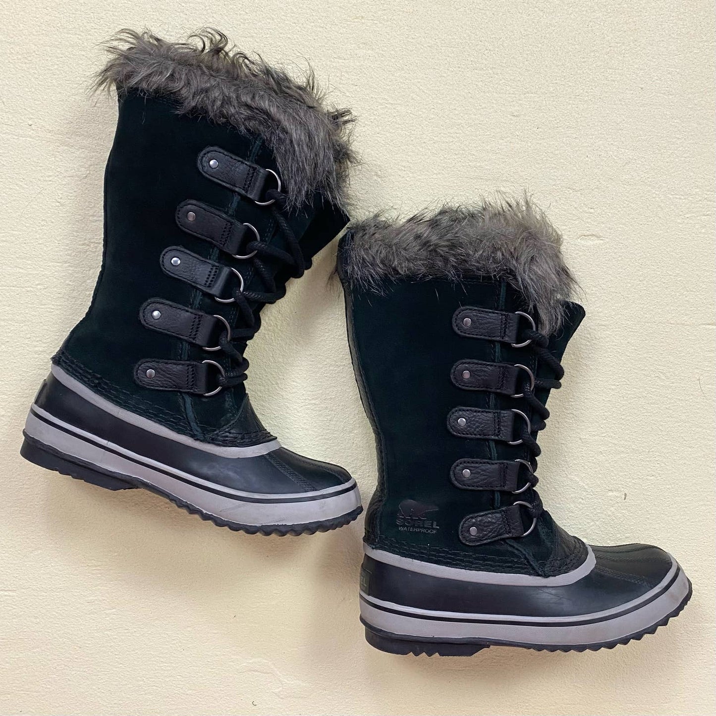 Secondhand Sorel Women’s Joan of Arctic Boot in Black, Size 5.5