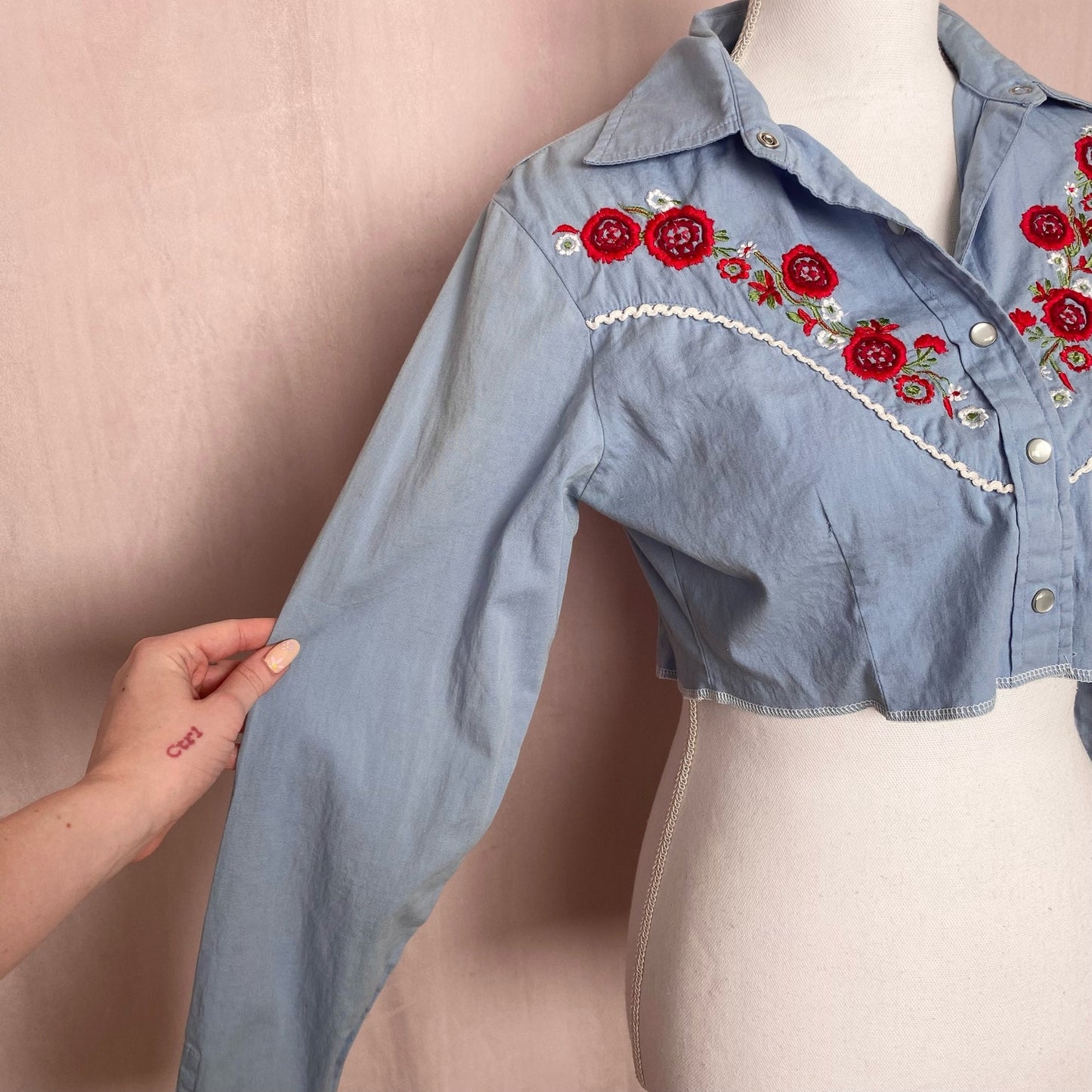 Reworked Roxy Floral Embroidered Crop Button Up, Size Medium