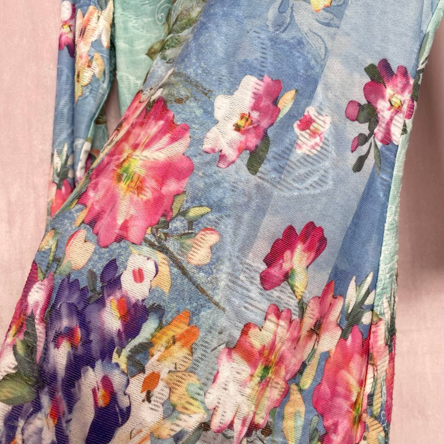 Secondhand Adore Blue Green Floral V Neckline Tunic in Blue Green, Size Medium