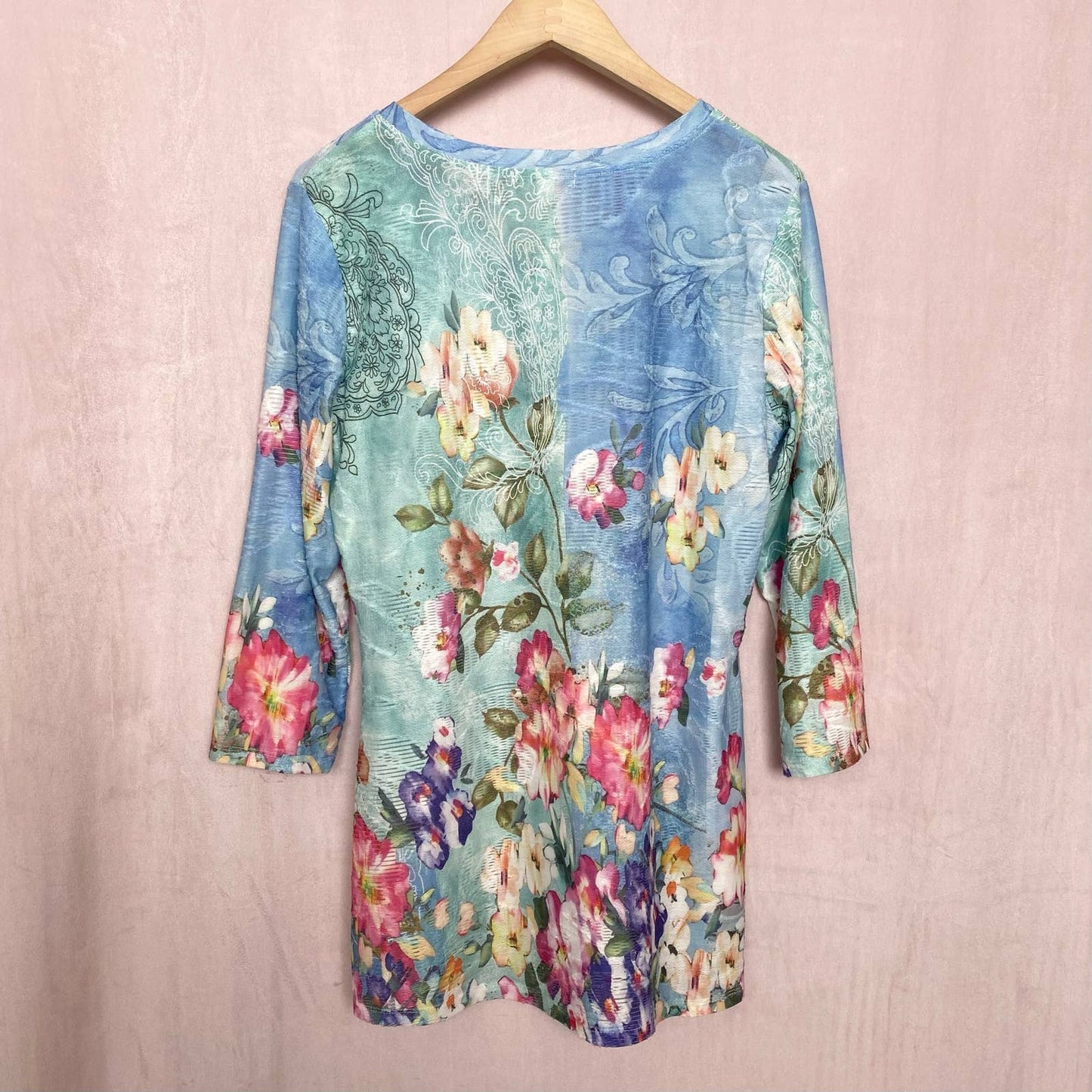 Secondhand Adore Blue Green Floral V Neckline Tunic in Blue Green, Size Medium