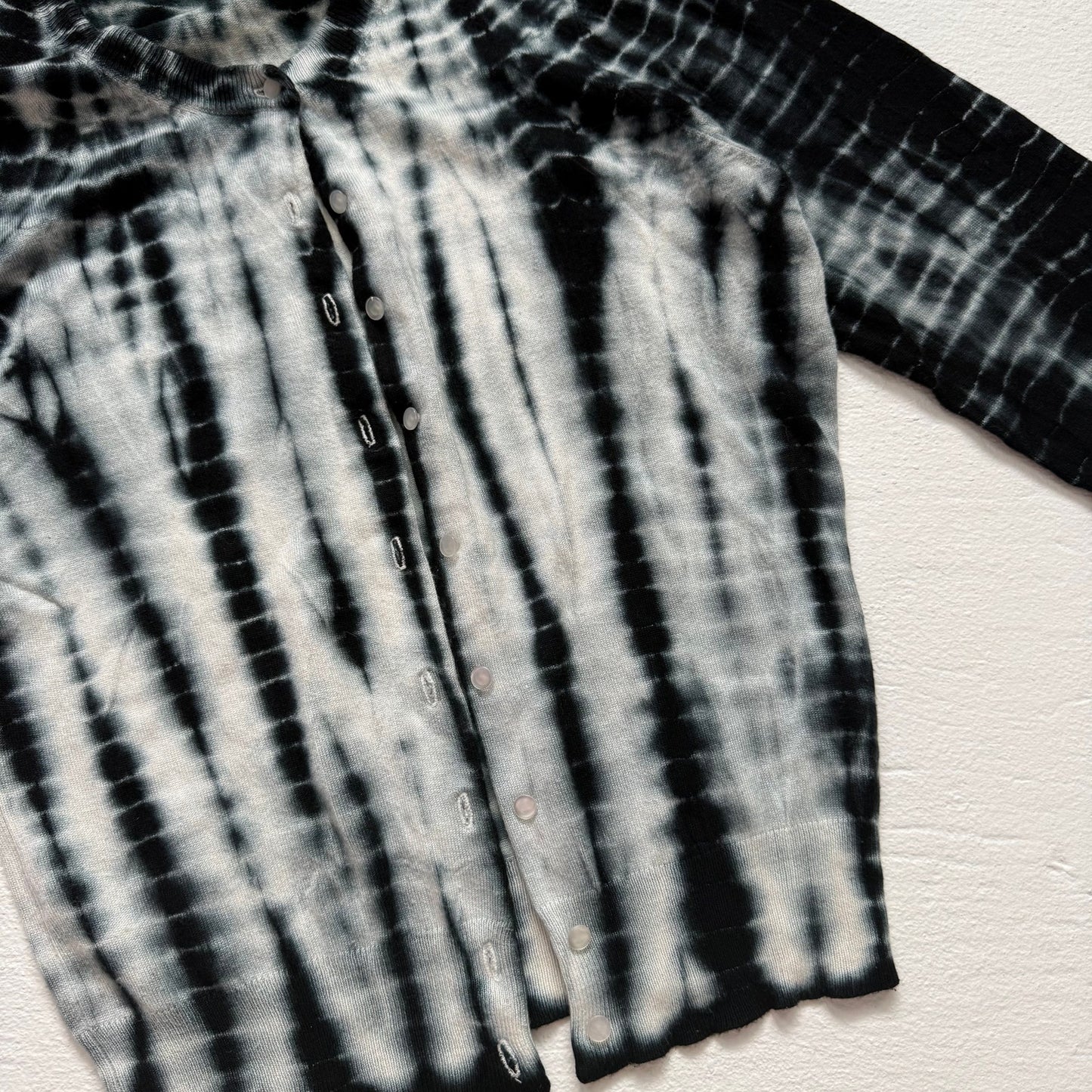 Secondhand Black White Tie Dye Ribbed Cropped Sleeve Cardigan, Size Large