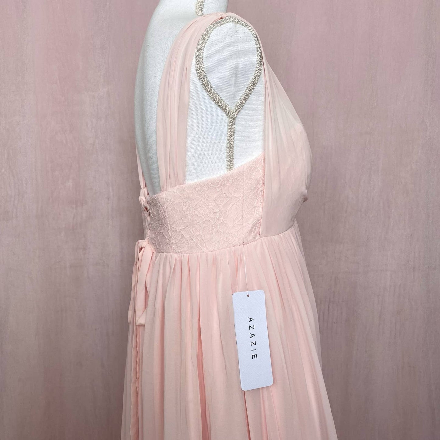 Preowned Azazie Bethany Maternity Bridesmaid Dress in Blushing Pink, Size A10