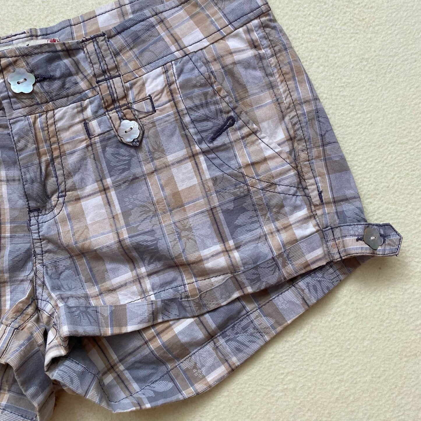 Y2K Fragile Plaid Floral Low Rise Shorts, Size 7