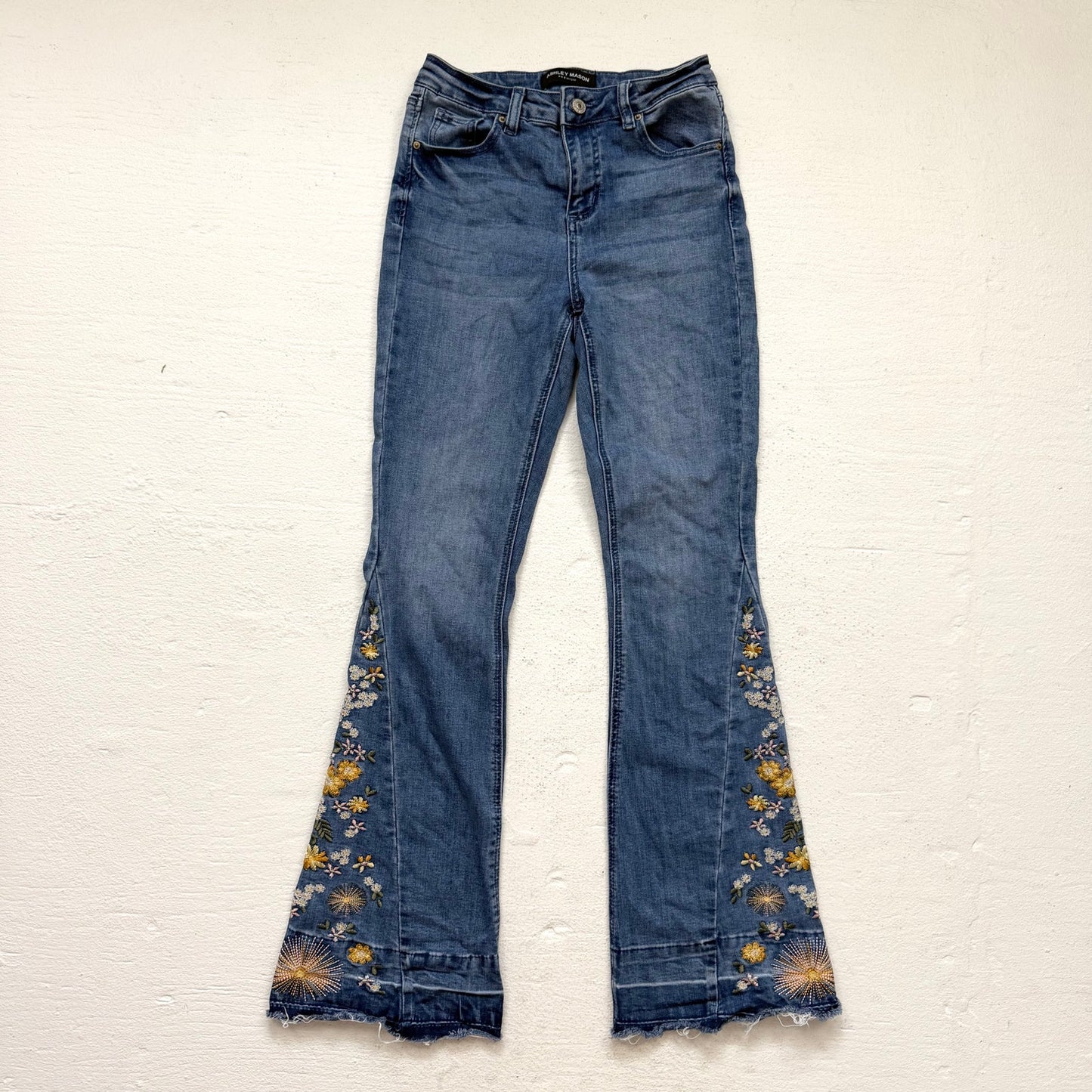 Secondhand Ashley Mason Premium Embroidered Flare Jeans, Size 3/26