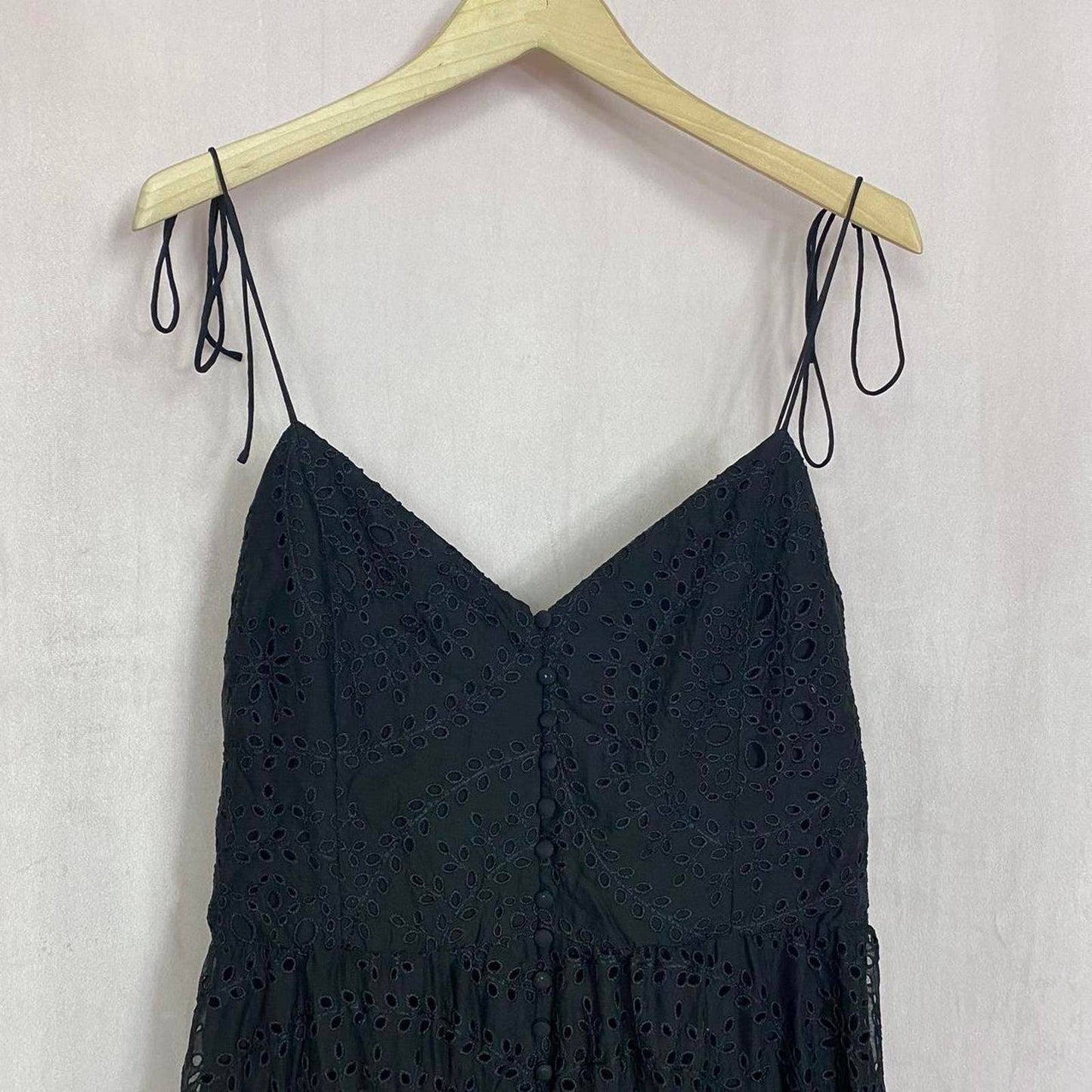 Preowned Alice + Olivia Shanti Button Front Tiered Dress in Black, Size 14