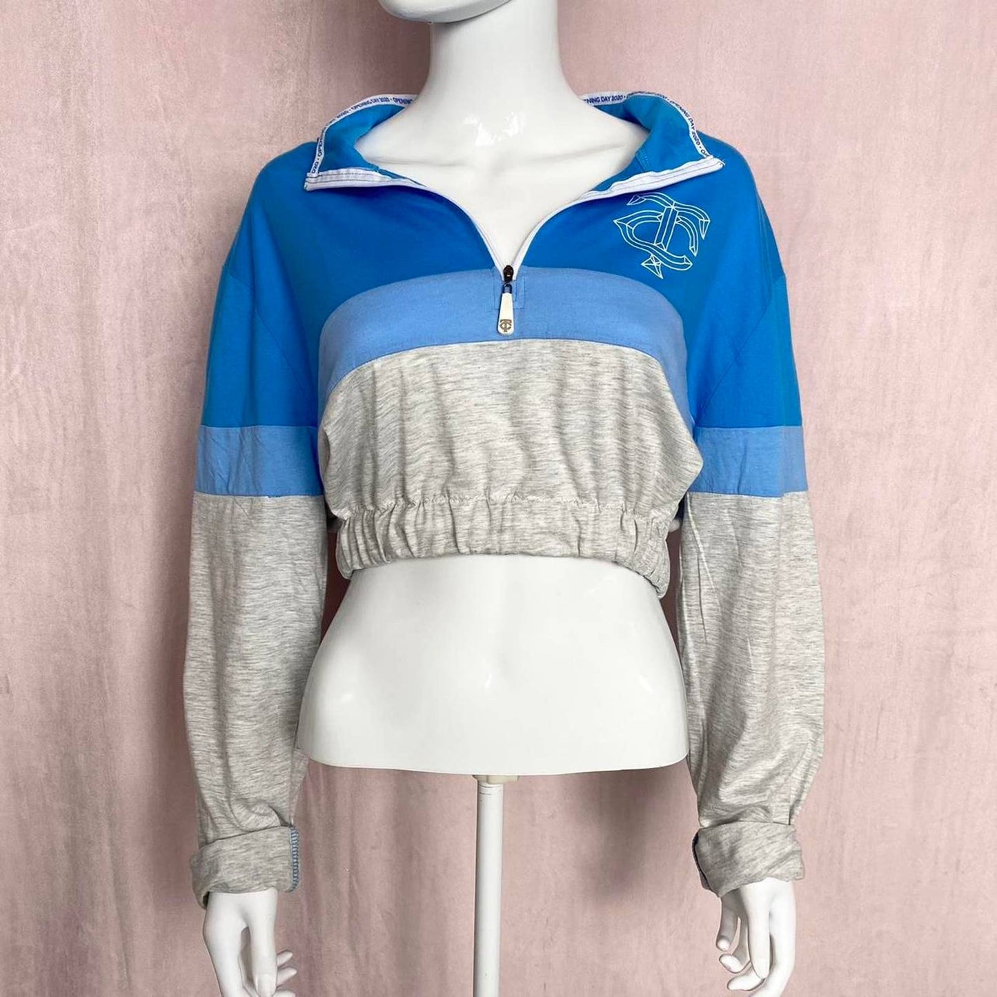 Reworked Minnesota Twins 1/4 Zip Crop Long Sleeve, Size Medium