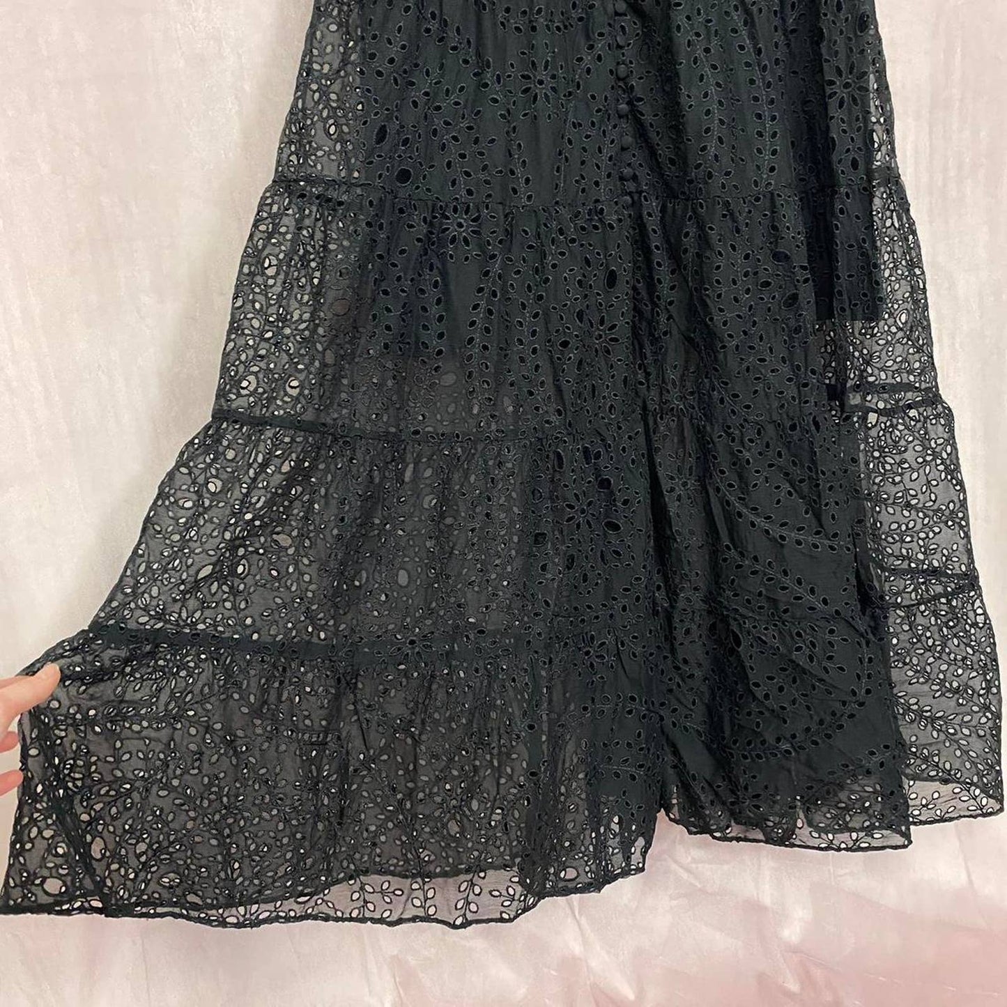Preowned Alice + Olivia Shanti Button Front Tiered Dress in Black, Size 14