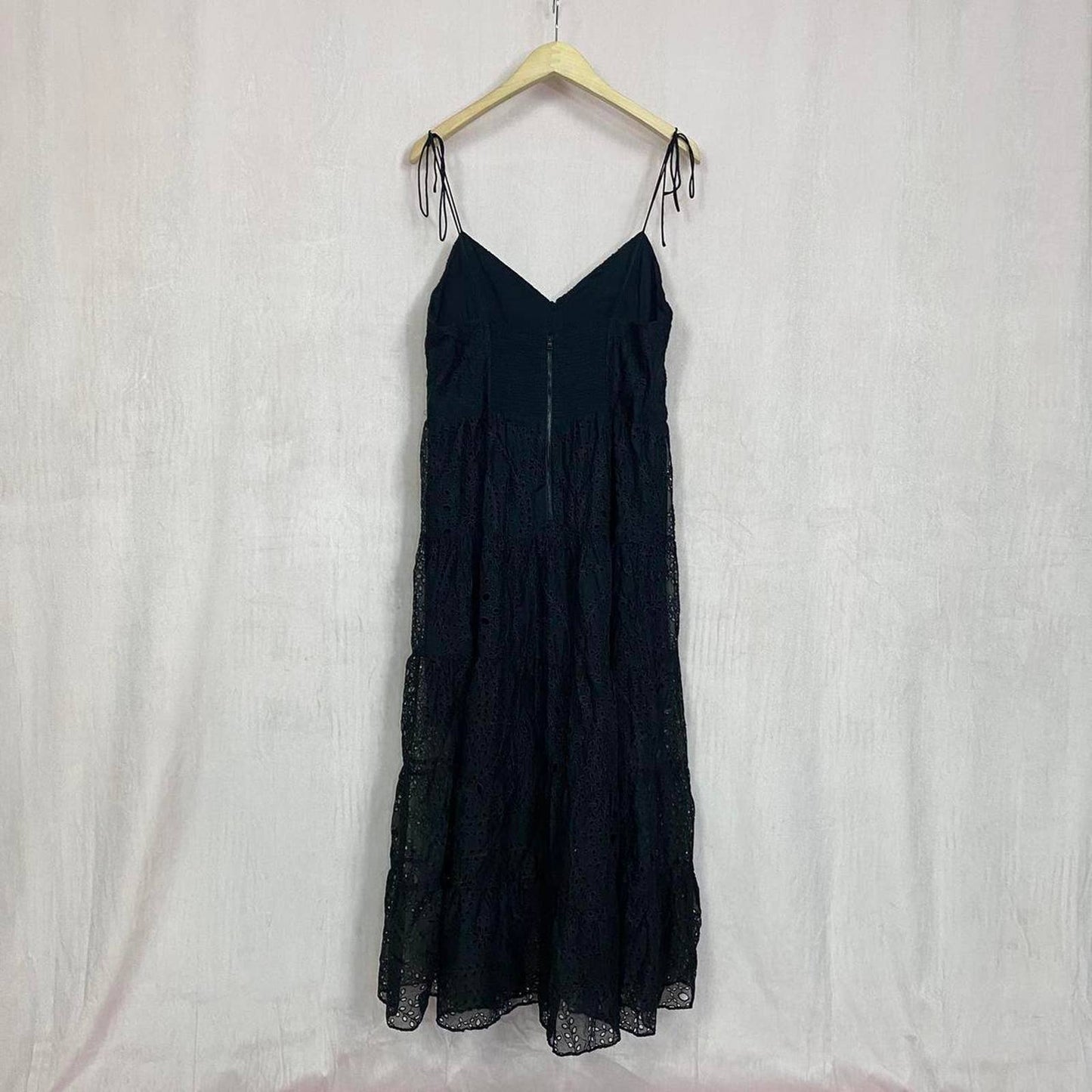 Preowned Alice + Olivia Shanti Button Front Tiered Dress in Black, Size 14