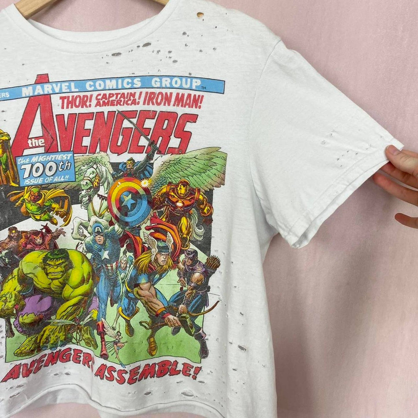 Reworked Marvel Avengers Distressed Graphic Tee, Size Medium
