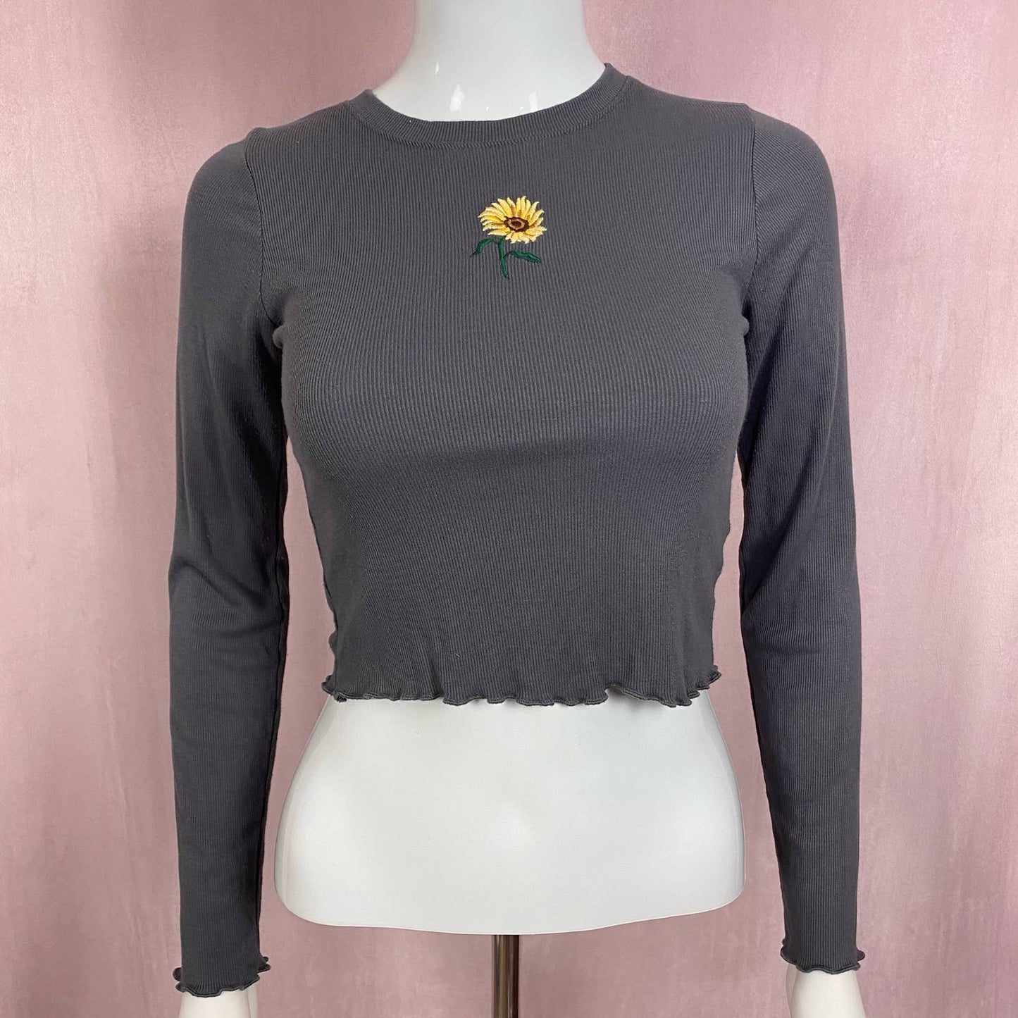 Secondhand Wild Fable Sunflower Gray Long Sleeve, Size Small