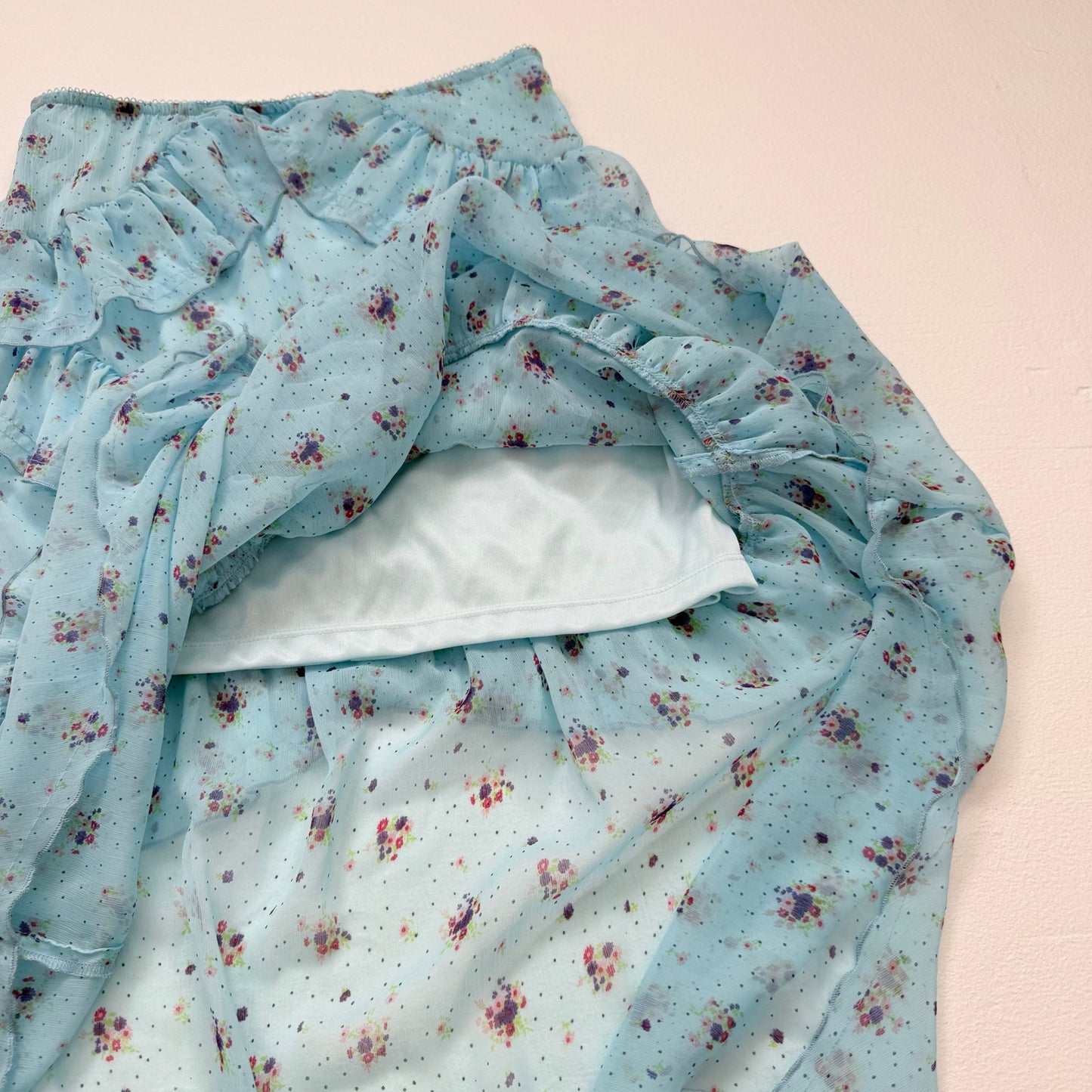 Secondhand Urban Outfitters Tuli Ruffle Midi Skirt in Blue, Size Medium