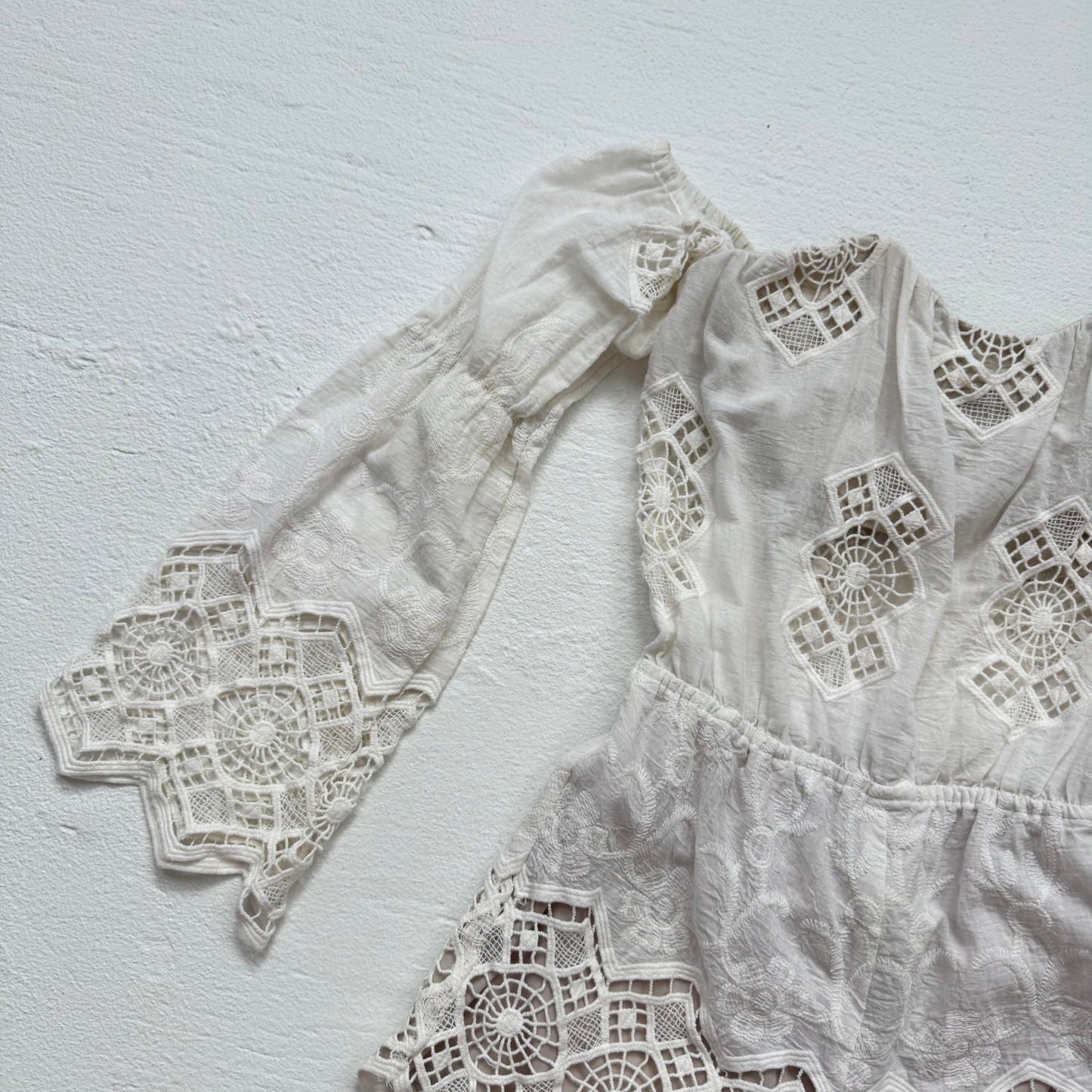 Secondhand Stone Cold Fox Cream Lace Off Shoulder Romper, Size 1 (XS/S)