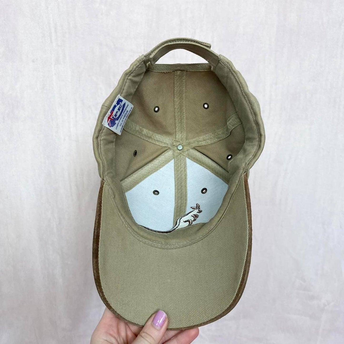 Vintage Australia Kangaroo Cap Suede Brim Hat in Tan