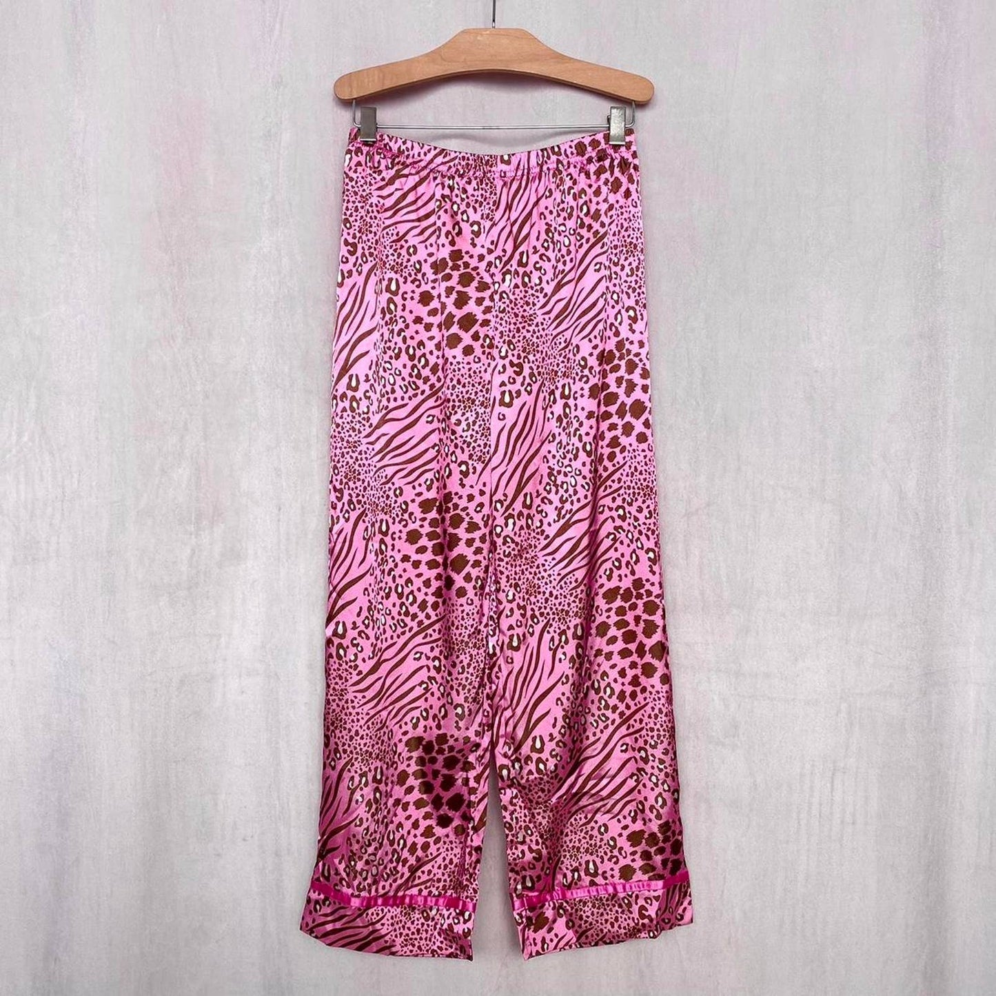 Secondhand Pink Leopard Print Satin Cropped Pants, Size Small