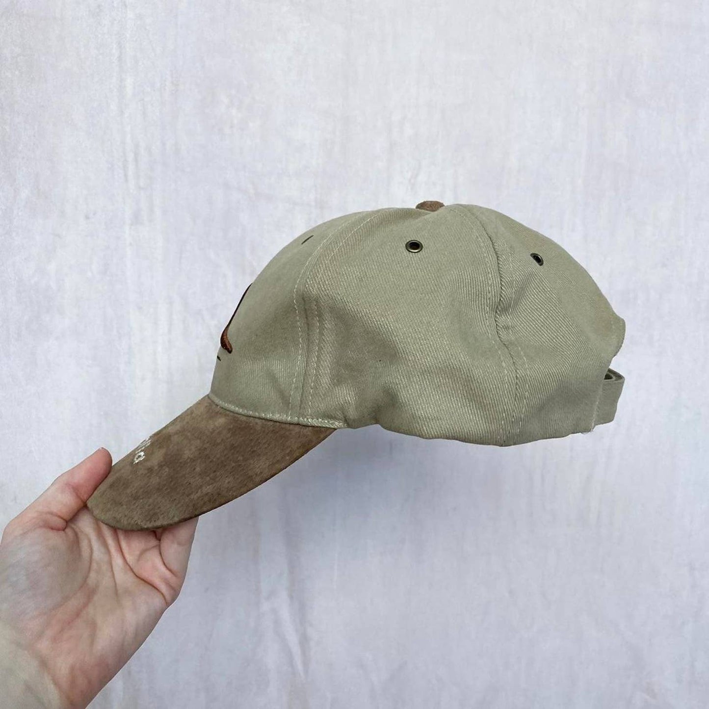 Vintage Australia Kangaroo Cap Suede Brim Hat in Tan