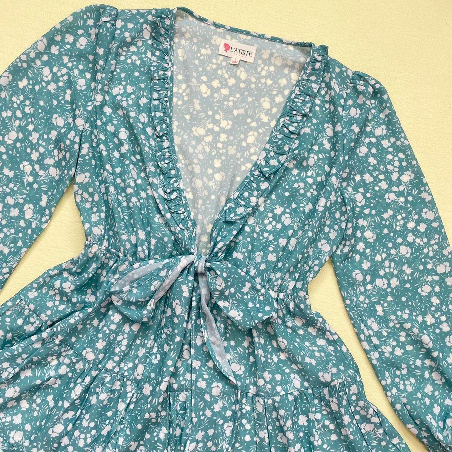Secondhand L’Atiste Floral Plunge V-Neck Tie Front Mini Dress, Size Large