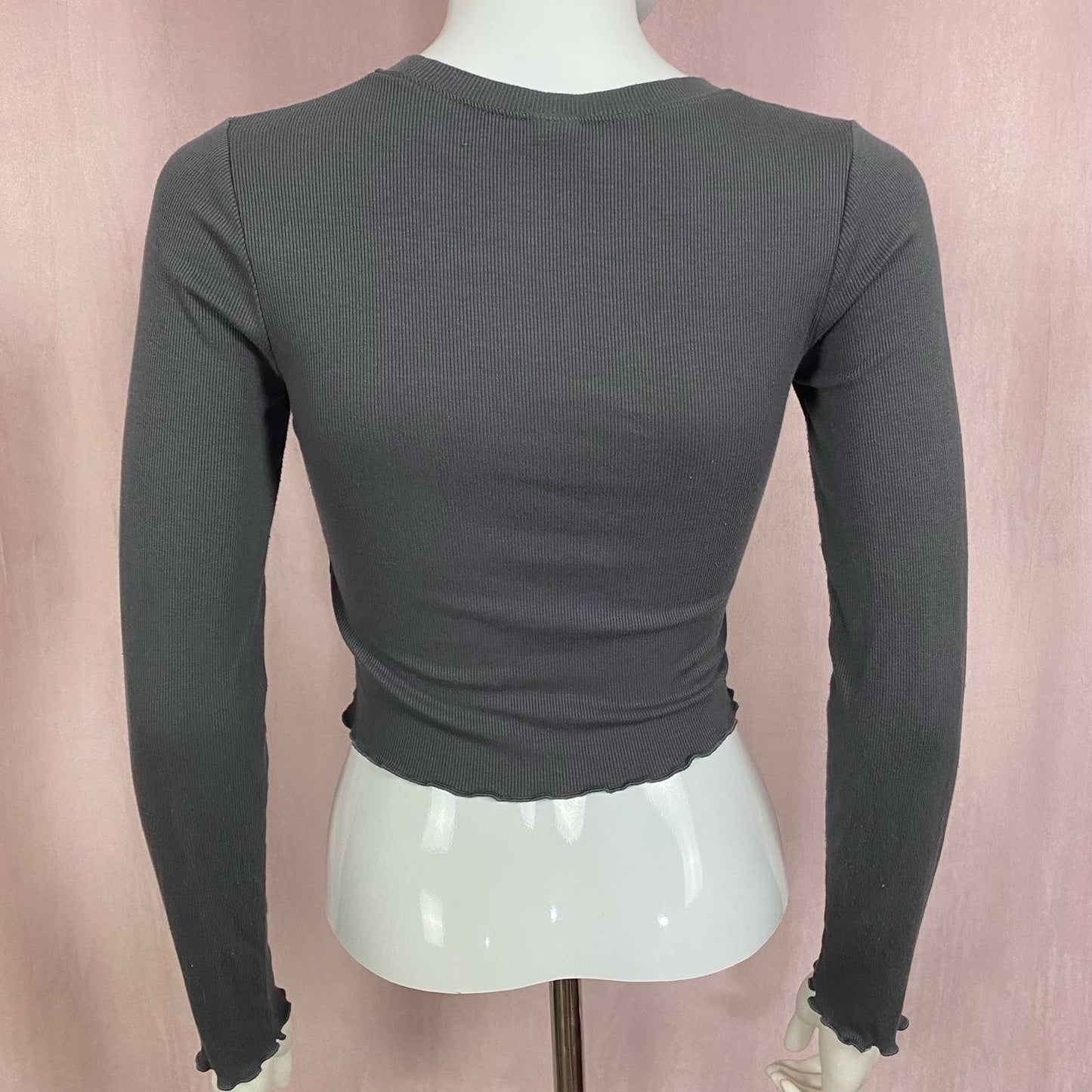 Secondhand Wild Fable Sunflower Gray Long Sleeve, Size Small