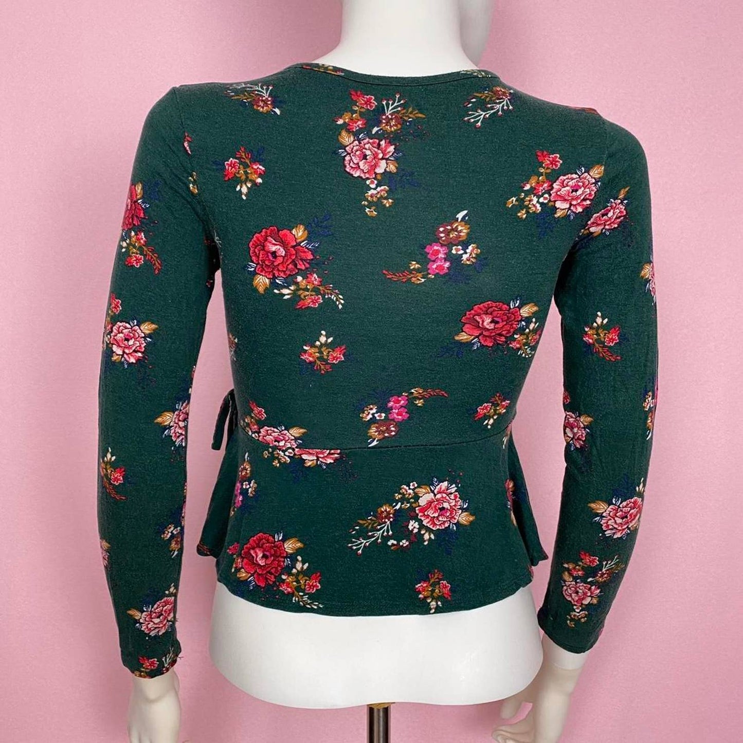 Secondhand Art Class Ruffle Trim Floral Crop Top, Size Small